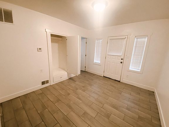 2nd image of 302 1st St #2