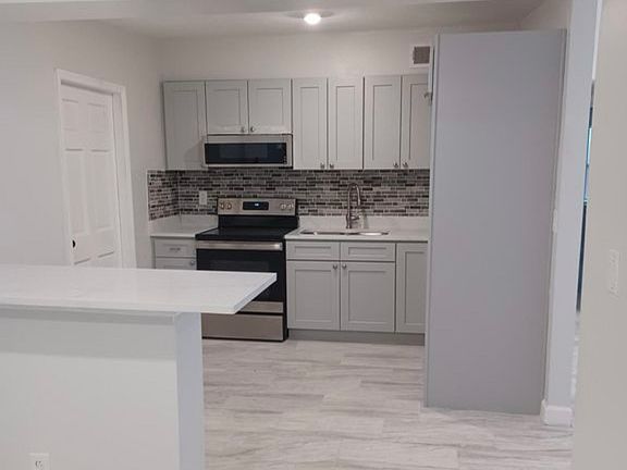 5th image of 10543 Ashby Rd