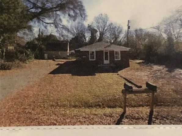 5323 Eaton Cir, Charlotte, NC 28208