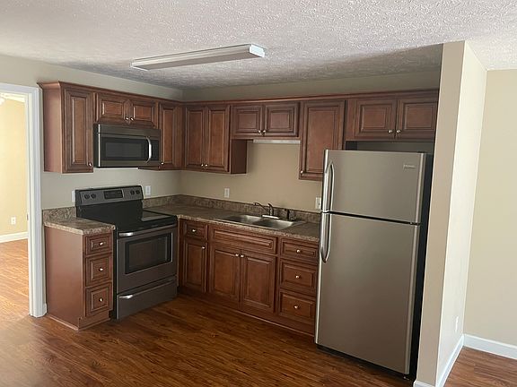 3rd image of 3941 Brownsville Rd #A