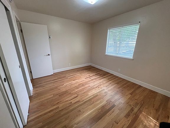 3rd image of 1435 Scott Blvd