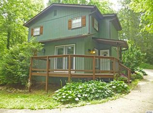 517 Bettis Dr, Gatlinburg, TN 37738