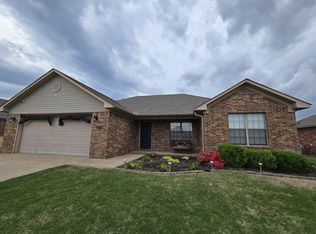 2405 Apple Blossom Ln, Conway, AR 72034