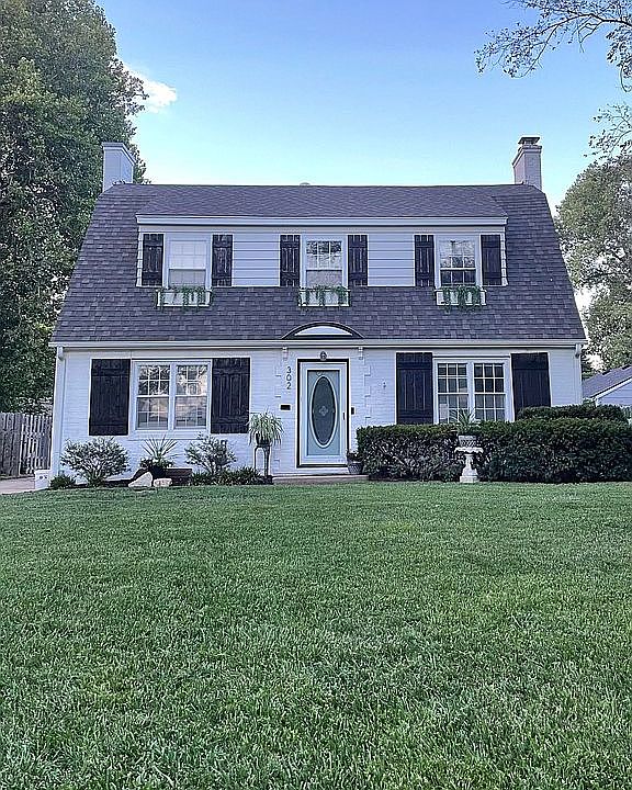 1st image of 302 W 20th Ave