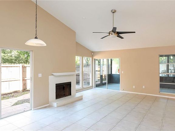 3rd image of 9479 N Forest Hills Pl