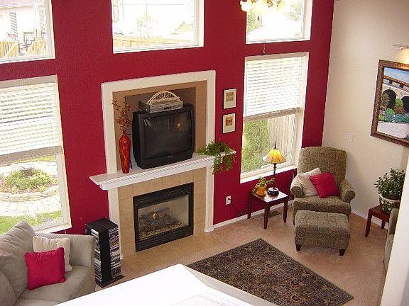 Great Features such as Central Air, Vaulted Ceilings 