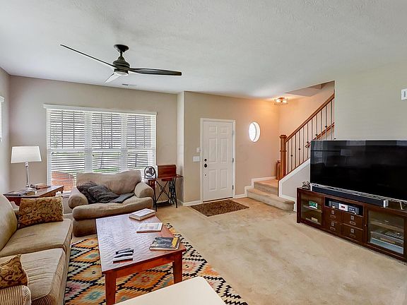 4th image of 578 Lamplight Dr
