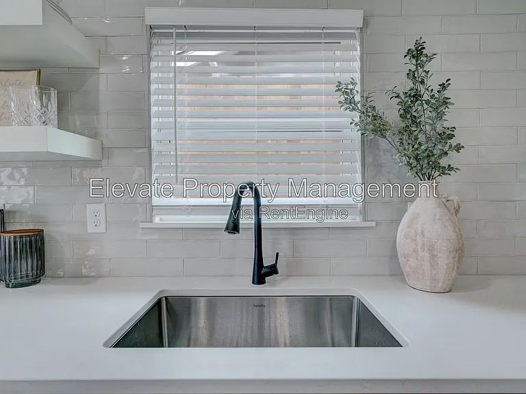 1616 NW 17th St #16 — Photo 17