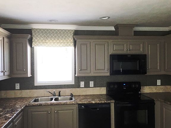 4th image of 31633 Holly Ct #H136