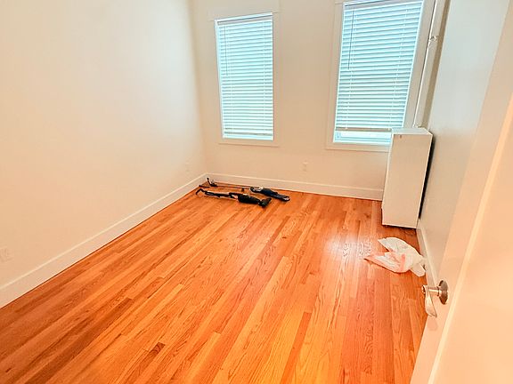 5th image of 27 Peterborough St #4