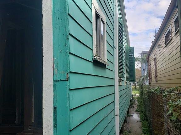 3rd image of 2128 Valmont St