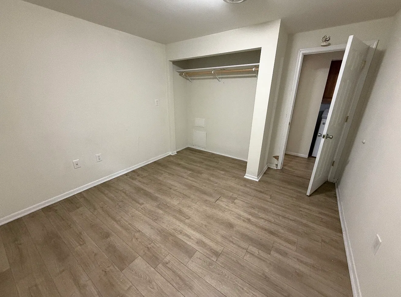 2 bed, 1100 sqft, $1,100 — Photo 4