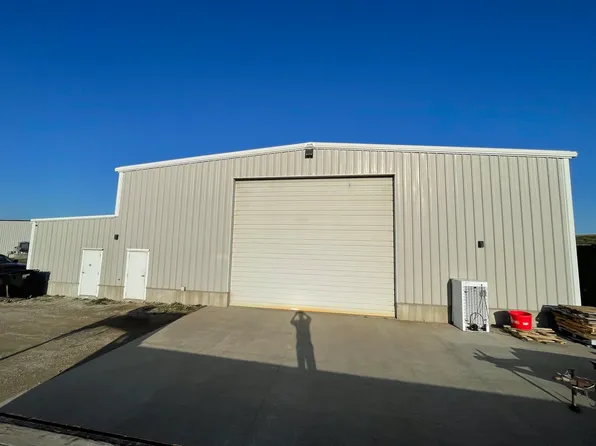 523 Business Pkwy, Falls City, NE 68355