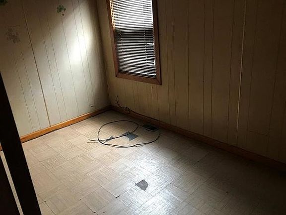 4th image of 2640 W Grand Ave #1
