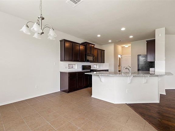 5th image of 1028 Chad Loop