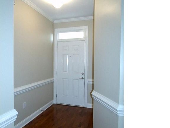2nd image of 1930 Harcourt Cir APT 101