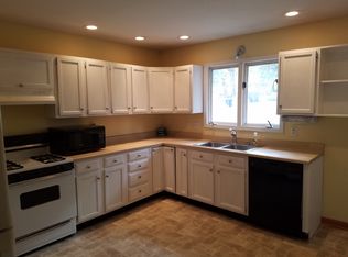 1703 E Ave NW, Cedar Rapids, IA 52405