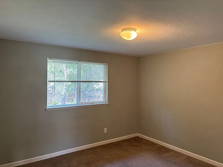 Hill St. Apartments — Photo 6
