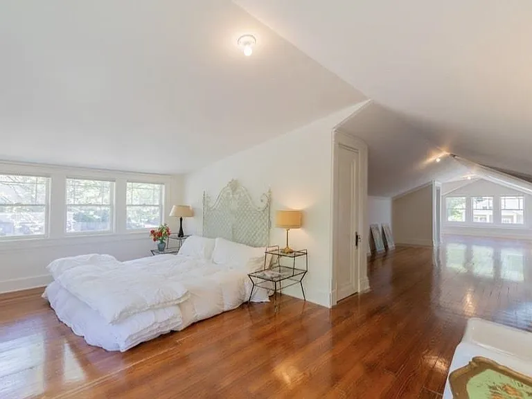 1554 Overton Park Ave — Photo 11