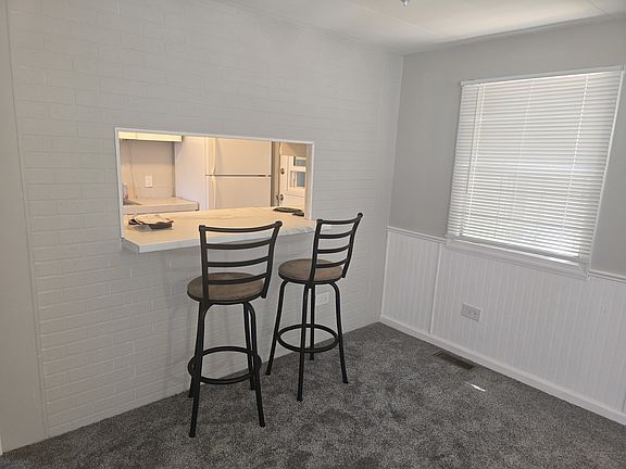 3rd image of 410 Ross Ave #410