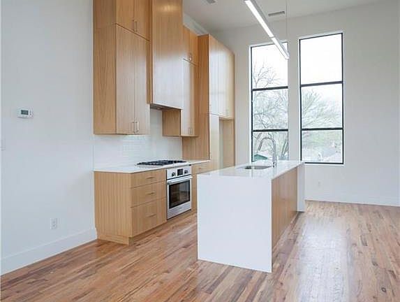 5th image of 1932 McMillan Ave #2