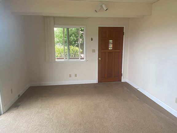 5th image of 22 Dutton Ct #1