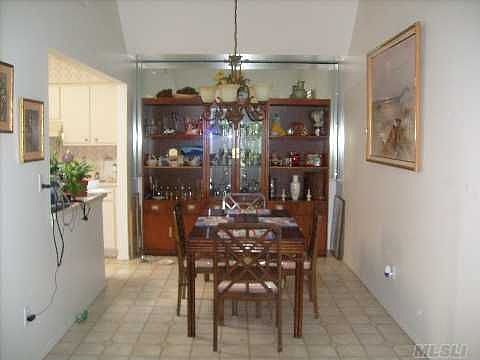 4th image of 172 Southgate Cir