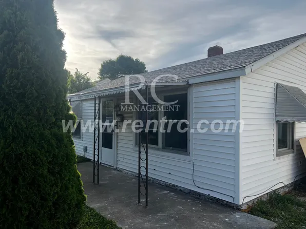 59 Juliana Dr, Danville, IL 61832