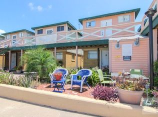1102 8th St, Galveston, TX 77550