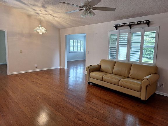 4th image of 1747 Banyan Creek Court