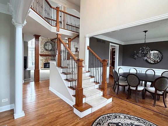 2nd image of 822 Waters Edge Dr