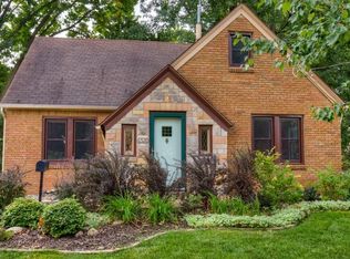 6520 Elmcrest Dr, Windsor Heights, IA 50324