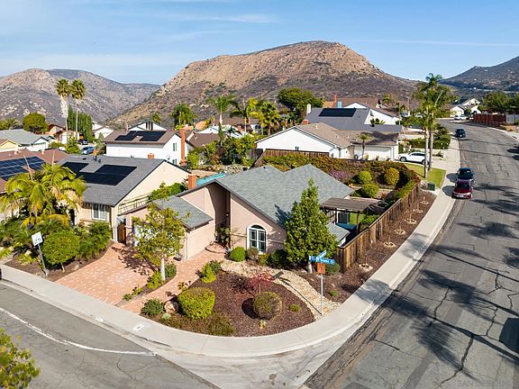 4th image of 8153 Royal Gorge Dr