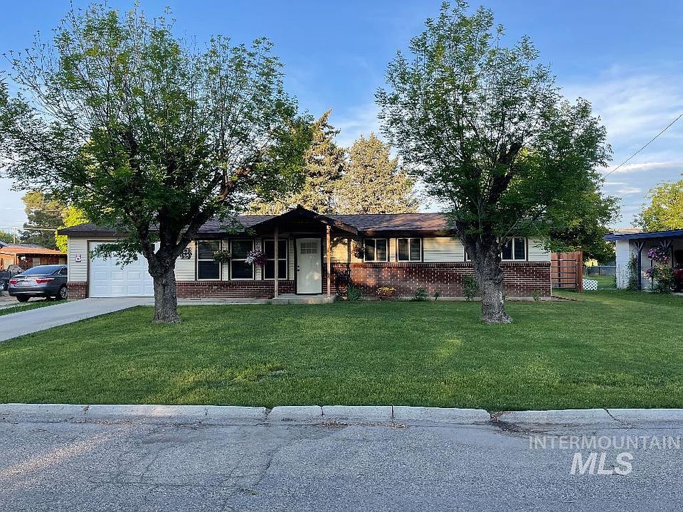 1st image of 608 Meadow Dr