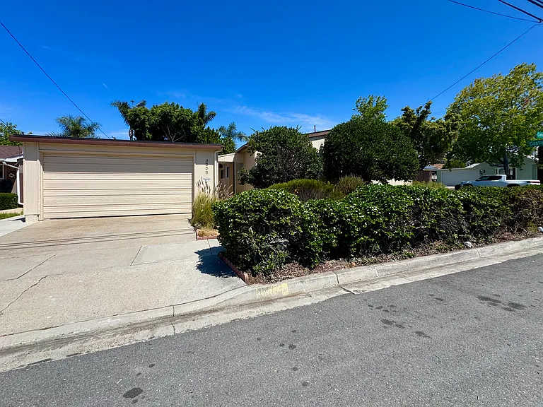 4442 Cannington Dr — Photo 36