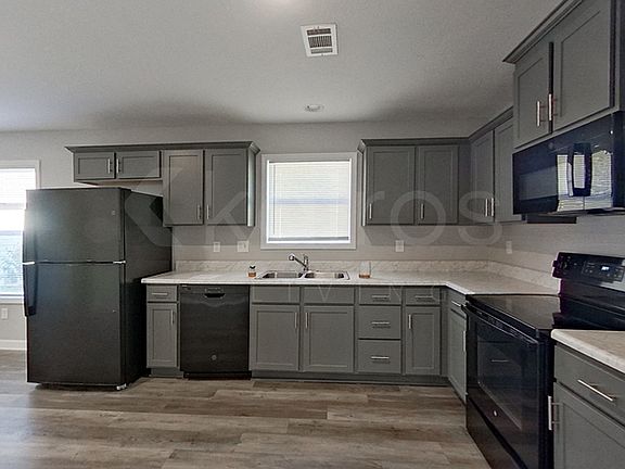 2nd image of 1283 Maxwell Cir