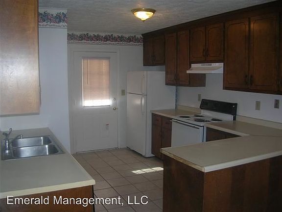 3rd image of 524 Haygood Ct