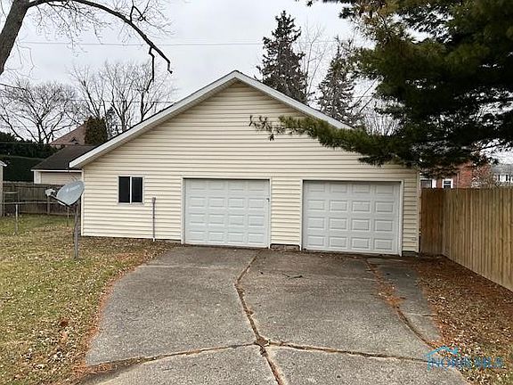 5th image of 2746 Medford Dr