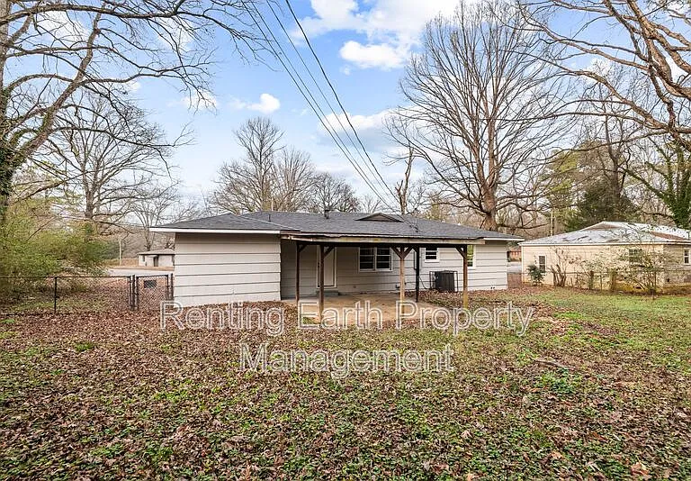 221 Lawson Rd — Photo 3
