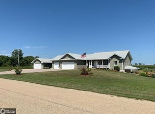 2553 Meadow Ln, New London, IA 52645