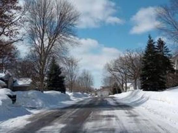 Exterior Neighborhood (street photo)