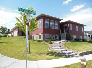 2020 Whispering Ridge Dr, Great Falls, MT 59405