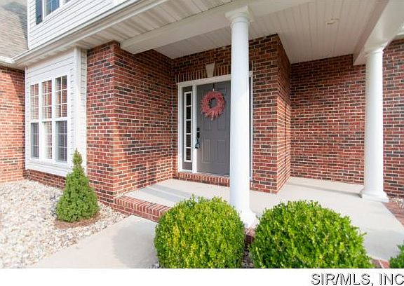5th image of 105 Somerset Dr