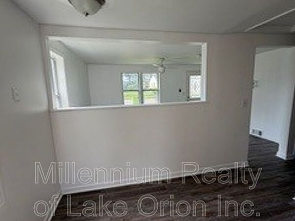 3rd image of 85 E Beverly Ave