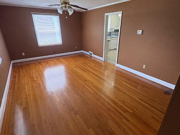 3rd image of 1031 Toppin Blvd
