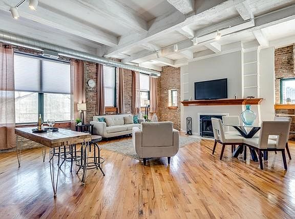 5th image of 1439 S Michigan Ave APT 409