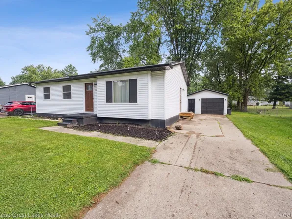 7223 Allegan Dr, Davison, MI 48423