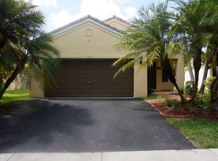 4250 Greenbriar Ln, Weston, FL 33331