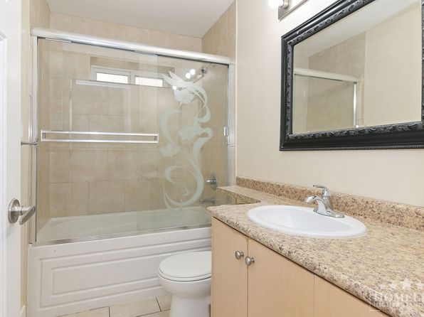 2 bedroom rental in Surrey — photo 11
