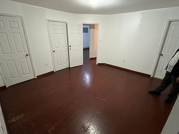 3rd image of 107 0 Van Wyck Service Rd #2